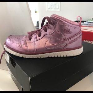 Girls Nike Air Jordan 1 pink/purple